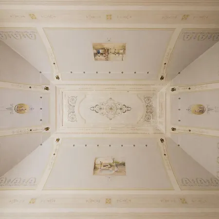 Relais Carlo V - Palazzo Storico-3
